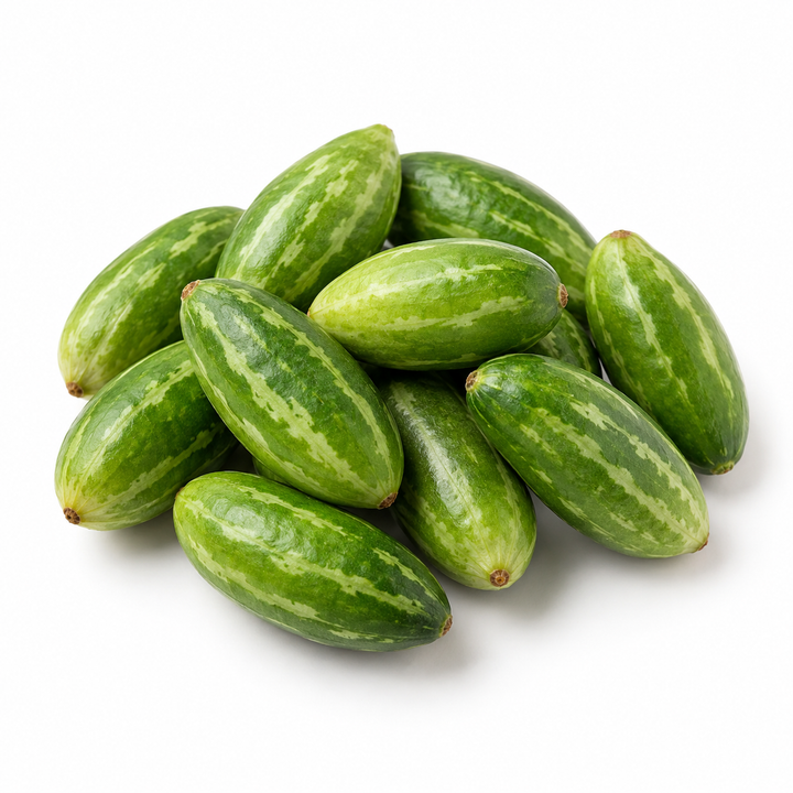 ತೊಂಡೆಕಾಯಿ — ಬಿಳಿ ಹಿನ್ನೆಲೆಯ AI ಉದಾಹರಣೆ ಚಿತ್ರ
